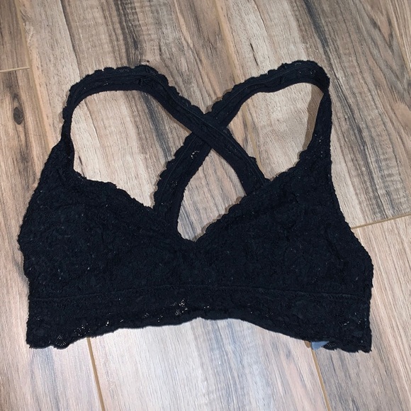 Black Lacey Cross Back Bralette - Picture 1 of 3